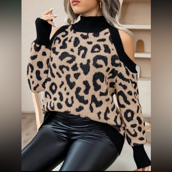 Plus size leopard print cutout turtleneck sweater - Picture 1 of 6